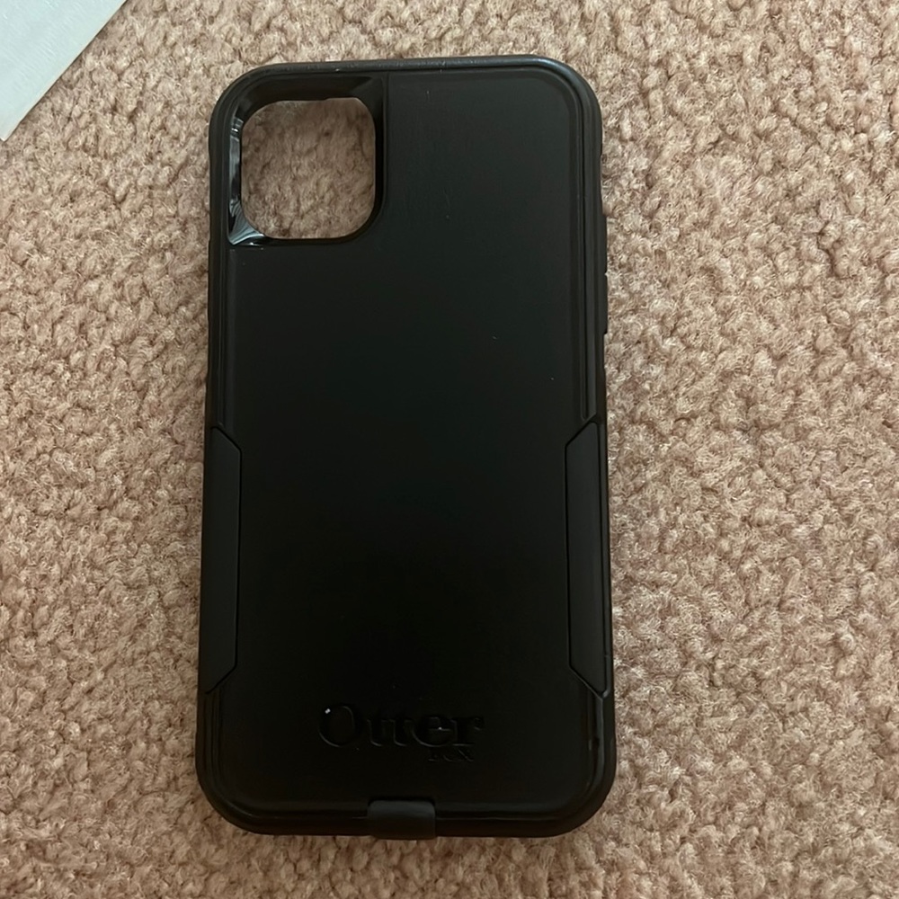 iPhone 11 otterbox case black